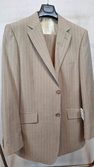 Mooi kostuum Falabella maat 50 / M (111) beschikbaar voor biedingen