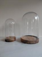 Twee glazen stolpen met houten voet (voor bodemvondst), Ophalen of Verzenden, Gebruikt