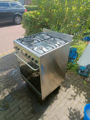 Smeg Fornuis beschikbaar voor biedingen