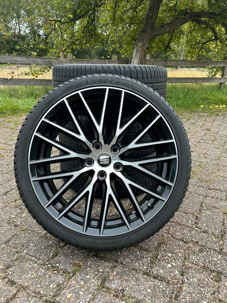 Seat Leon Cupra 19 inch velgen 5x112 + Hankook Winter M+S, Auto-onderdelen, Banden en Velgen, Banden en Velgen, Winterbanden, 19 inch