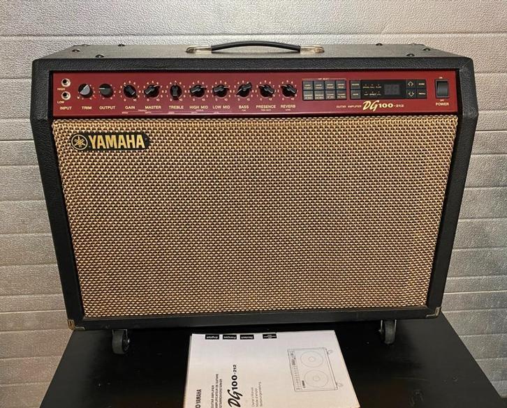 Yamaha DG-100 Gitaarcombo (8 amp models) i.z.g.st. & hoes, Muziek en Instrumenten, Versterkers | Bas en Gitaar, Zo goed als nieuw