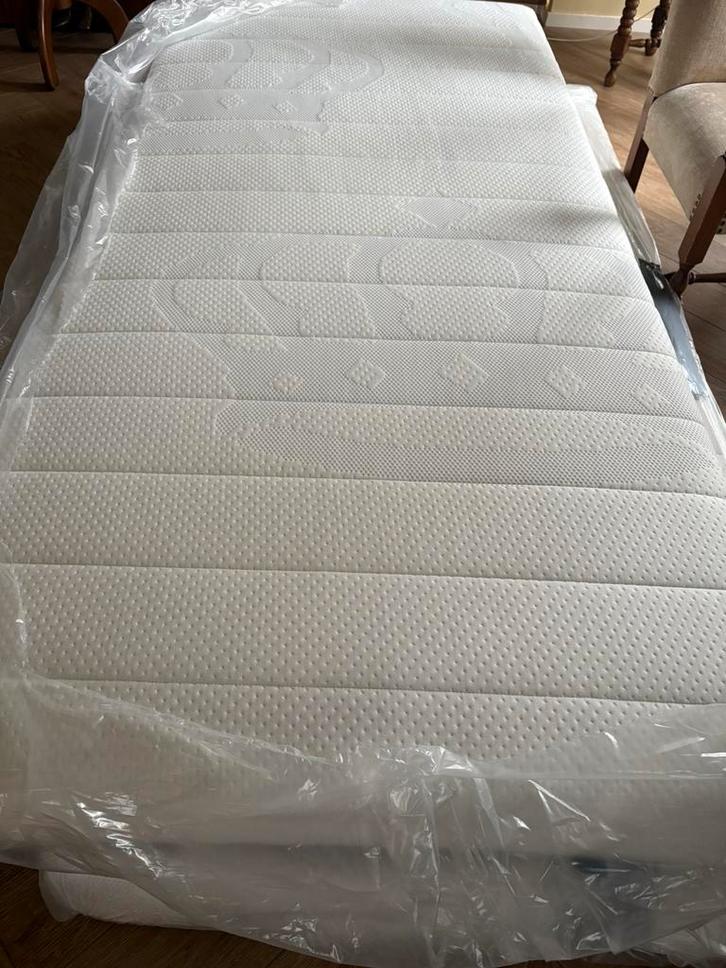 Twee Auping Inizio matrassen 90x200 cm, Huis en Inrichting, Slaapkamer | Matrassen en Bedbodems, Zo goed als nieuw, Matras, 90 cm