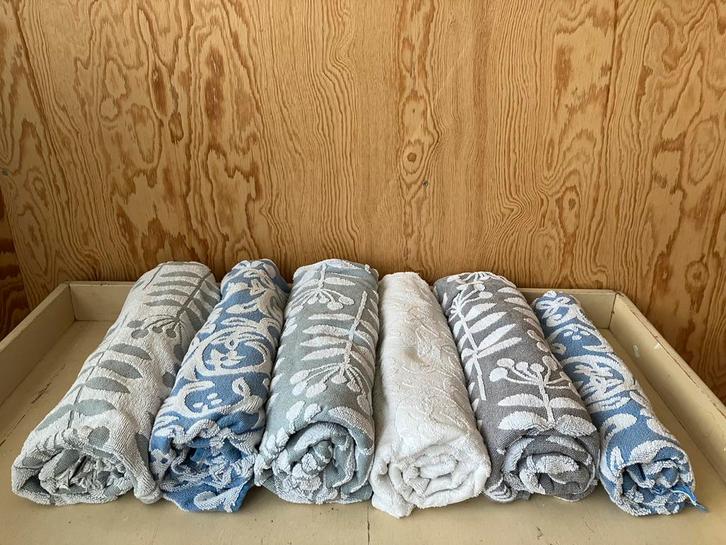 Badlakens en handdoek Sissy Boy, Huis en Inrichting, Badkamer | Badtextiel en Accessoires, Zo goed als nieuw, Handdoek, Wit, Ophalen of Verzenden