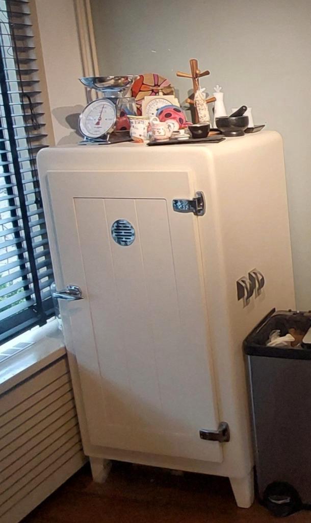 Koelkast met ombouw - werkt prima! Eventueel ook keukenblok, Witgoed en Apparatuur, Koelkasten en IJskasten, Gebruikt, Zonder vriesvak