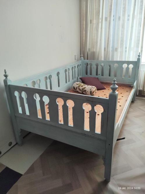 Twijfelaar, mooi handgemaakt bed, 120 bij 220 m, Huis en Inrichting, Slaapkamer | Bedden, Gebruikt, Twijfelaar, 220 cm, Hout, Overige kleuren