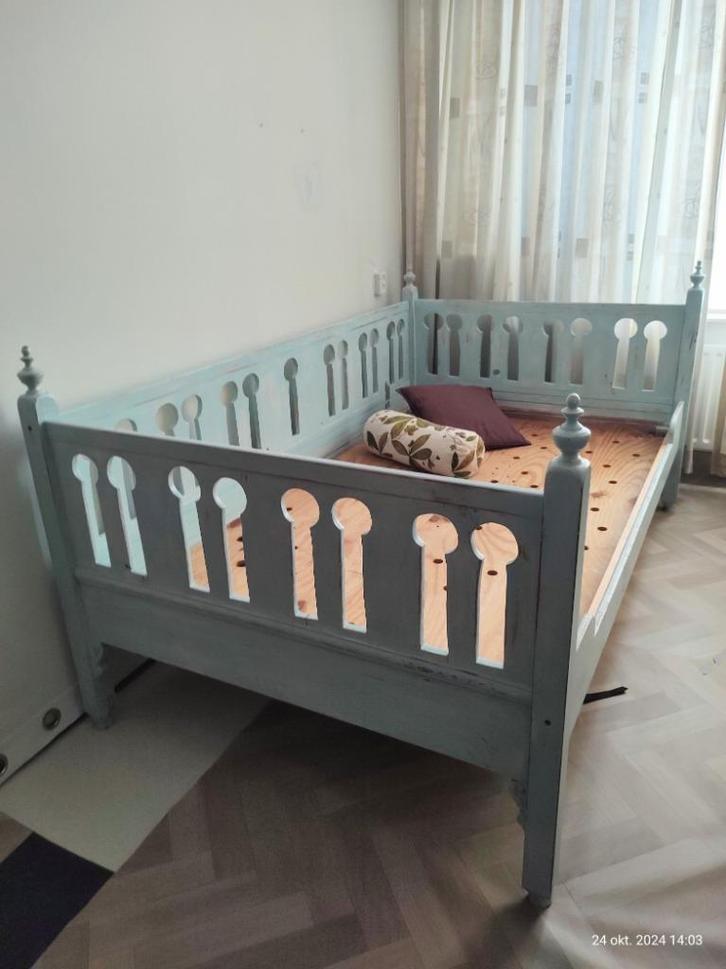 Rustiek mooi houten bed:   120m. bij 220m., Huis en Inrichting, Slaapkamer | Bedden, Gebruikt, Twijfelaar, 120 cm, 220 cm, Hout