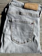 Tommy Hilfiger jeans licht grijs (29-32), Ophalen of Verzenden, W28 - W29 (confectie 36), Grijs, Gedragen