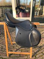 Gloednieuw Equiline Talent springzadel 17”, Dieren en Toebehoren, Paarden en Pony's | Zadels, Ophalen, Nieuw, Springen