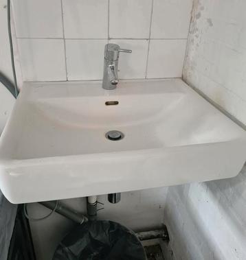 Wastafel met kraan - Hoge kwaliteit beschikbaar voor biedingen