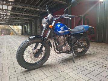 Honda FTR 223 - Betrouwbare Naked Bike beschikbaar voor biedingen