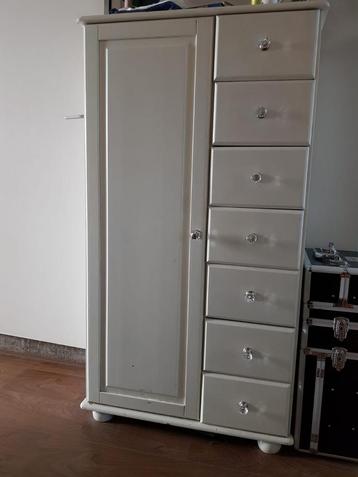 Ladekast wit beschikbaar voor biedingen