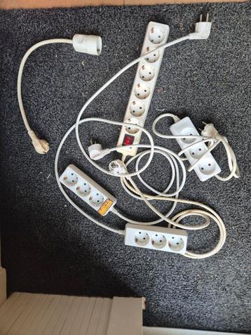 Verlengsnoeren en stekkerdozen  beschikbaar voor biedingen