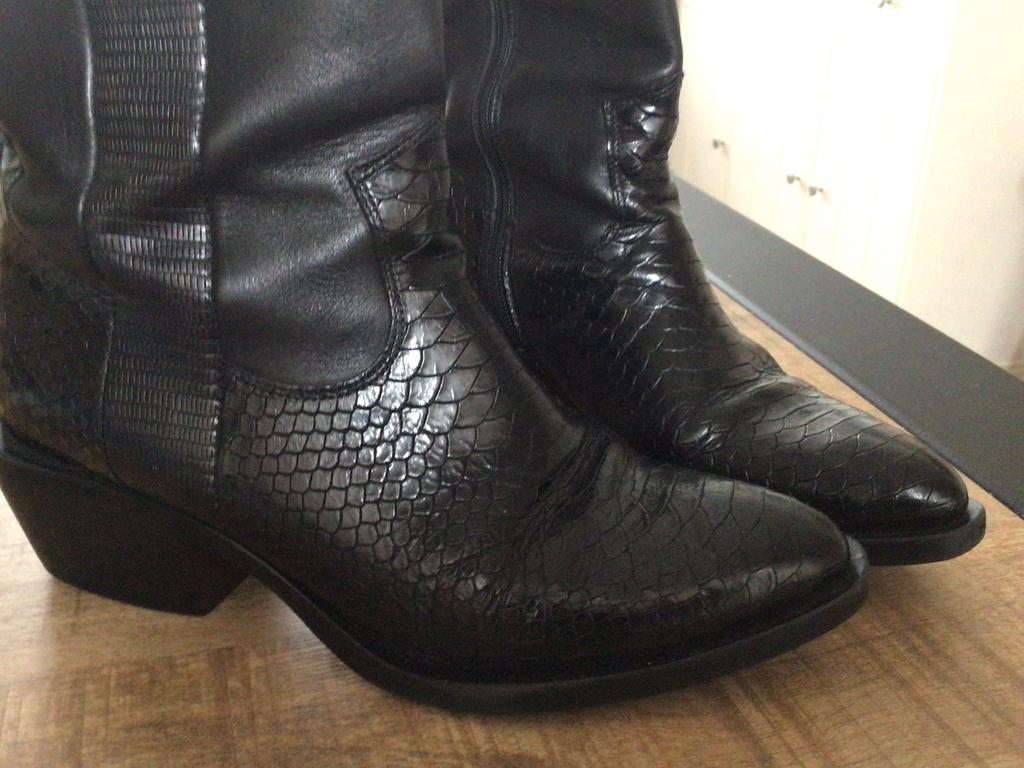 Western laarsjes maat 38, Kleding | Dames, Schoenen, Zwart, Lage of Enkellaarzen, Ophalen of Verzenden, Zo goed als nieuw