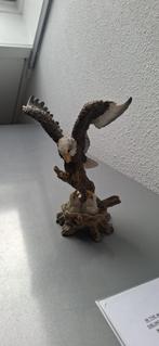 Adelaar beeldje met jongen in nest, Ophalen of Verzenden, Zo goed als nieuw, Dier