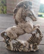 oud gipsen paard in reliëf 16,5cm hoog, Antiek en Kunst, Kunst | Beelden en Houtsnijwerken, Ophalen of Verzenden