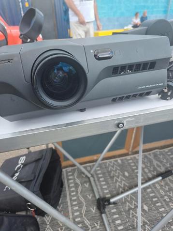 Sony VPL-S600E beschikbaar voor biedingen