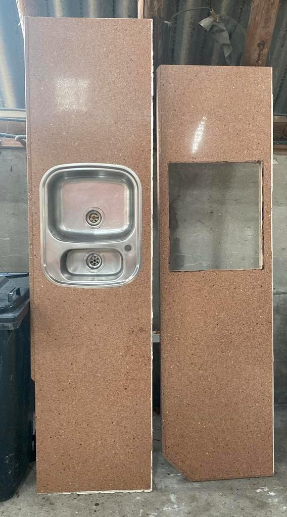 2 x keukenblad aanrecht gootsteen natuursteen, Huis en Inrichting, Keuken | Keukenelementen, Gebruikt, Minder dan 100 cm, 200 cm of meer