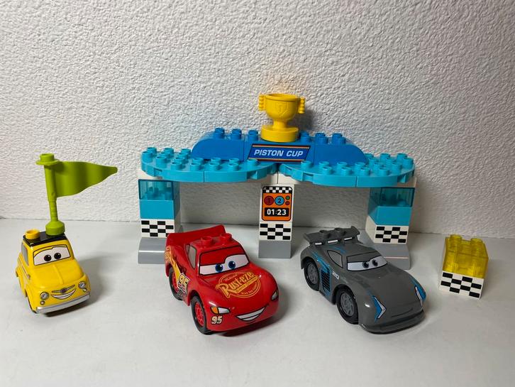 Duplo 10857 Cars Piston Cup Race, Kinderen en Baby's, Speelgoed | Duplo en Lego, Zo goed als nieuw, Duplo, Complete set, Ophalen of Verzenden