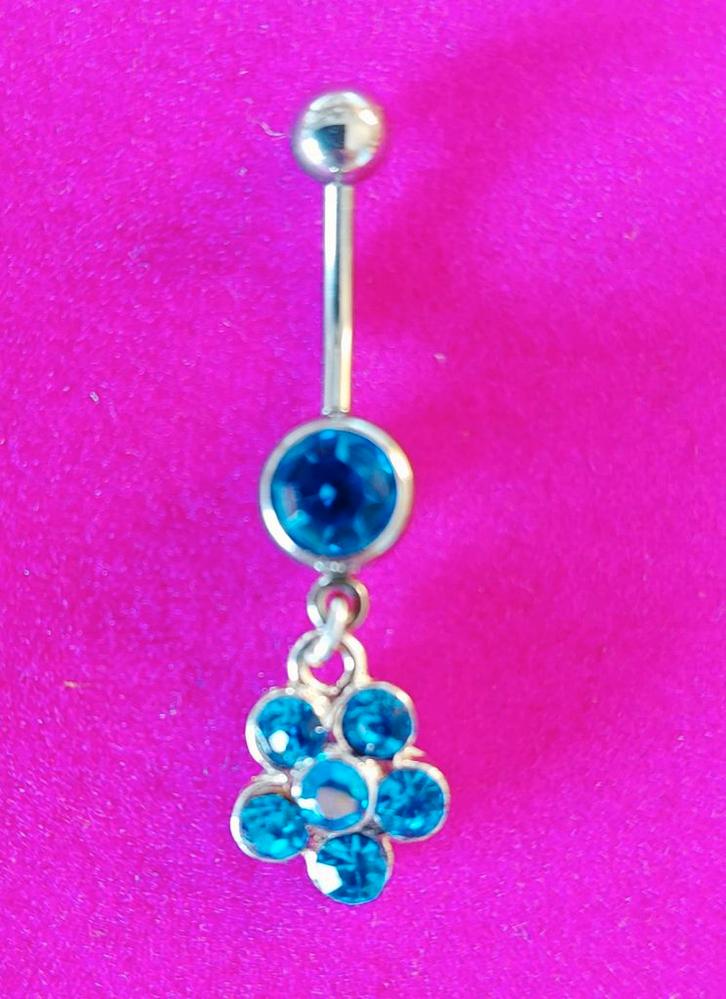 Blauwe Navelpiercing met Strass Bloem, Sieraden, Tassen en Uiterlijk, Piercings, Nieuw, Navelpiercing, Staal, Met strass, Ophalen of Verzenden
