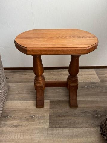 Eiken Houten Bijzettafel beschikbaar voor biedingen