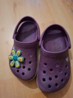 Crocs maat 22 paars met bloem, Crocs, Meisje, Ophalen of Verzenden, Gebruikt