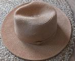 Taupe kleurige cowboy hoed, Kleding | Dames, Hoeden en Petten, Ophalen of Verzenden, Hoed, Zo goed als nieuw, 58 cm (L, 7¼ inch) of meer