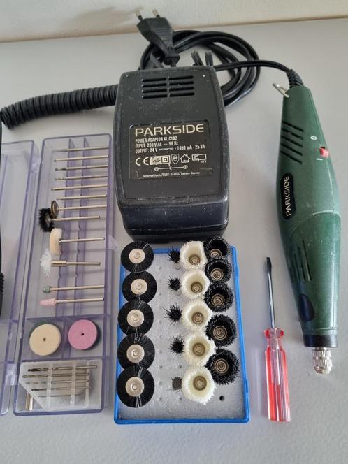 Verlaagde prijs      Roterende multi-tool + extra's, Doe-het-zelf en Verbouw, Gereedschap | Handgereedschap, Gebruikt, Ophalen of Verzenden