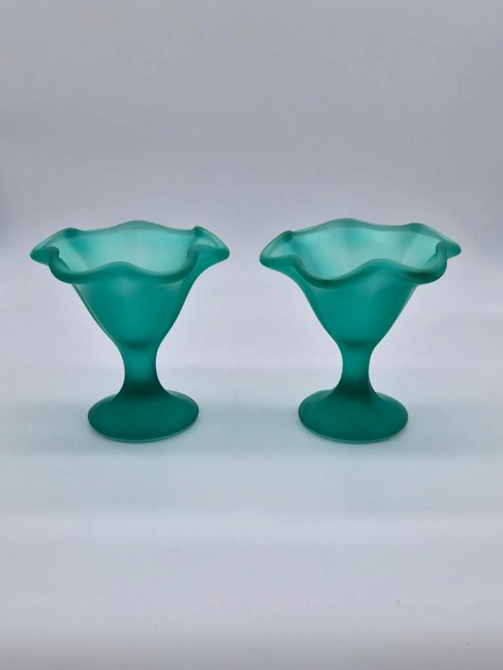 Groene IJscoupe Glazen - Set van 2, Huis en Inrichting, Keuken | Servies, Zo goed als nieuw, Overige stijlen, Glas, Ophalen of Verzenden