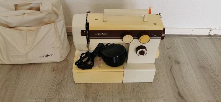 Naaimachine Anker Super stretch 210, Hobby en Vrije tijd, Naaimachines en Toebehoren, Zo goed als nieuw, Naaimachine, Overige merken
