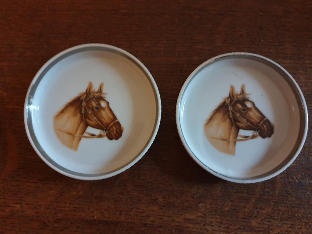 Oude porseleinen onderzetter, Antiek en Kunst, Antiek | Porselein, Ophalen of Verzenden