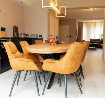 8 eetkamerstoelen okergeel beschikbaar voor biedingen