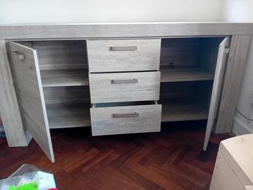 Mooi stevig dressoir. 