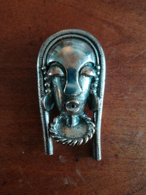 Broche (Afrikaanse vrouw) Oud. Verzilverd., Sieraden, Tassen en Uiterlijk, Broches, Gebruikt, Overige materialen, Zilver, Ophalen of Verzenden
