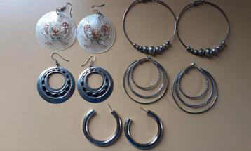 Diverse Oorbellen 5 x grote ringen, schelp look met vlinder. beschikbaar voor biedingen
