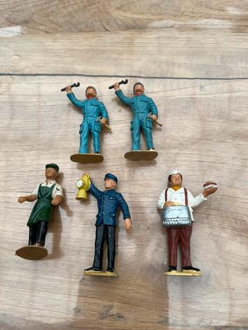 5 poppetjes voor bij modelspoorbaan beschikbaar voor biedingen