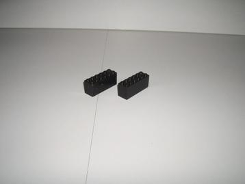 2 LEGO 12v Zwarte TREINVERZWAARDERS perfecte staat!!. beschikbaar voor biedingen