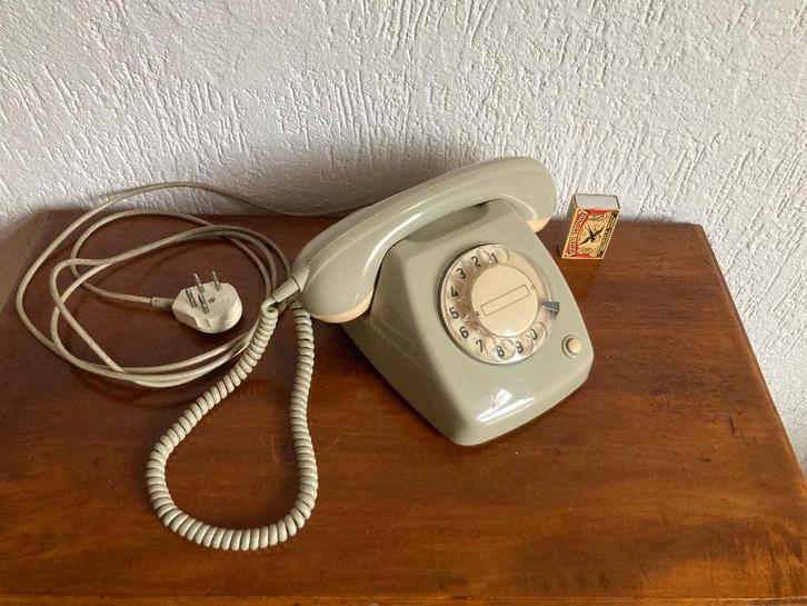 PTT T65 klassiek telefoontoestel maar dan lichtgroen groen, Telecommunicatie, Vaste telefoons | Niet Draadloos, Zo goed als nieuw