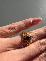 Vintage Avon Gouden Ring met Groene Steen, Sieraden, Tassen en Uiterlijk, Ringen, Ophalen of Verzenden, Zo goed als nieuw, 17 tot 18