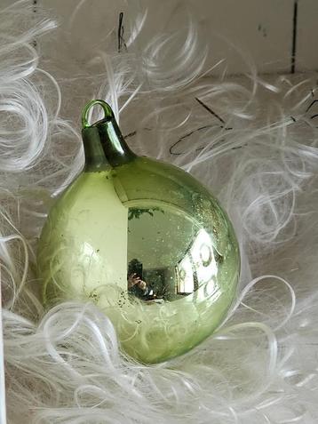 Oude Antieke Kerstbal AJEKO Groene Bal / Oorlog bierfles beschikbaar voor biedingen