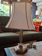 Vintage tafellamp van Herda met originele lampenkap, Antiek en Kunst, Antiek | Lampen, Ophalen of Verzenden