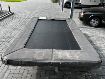Degelijke trampoline Pro line beschikbaar voor biedingen