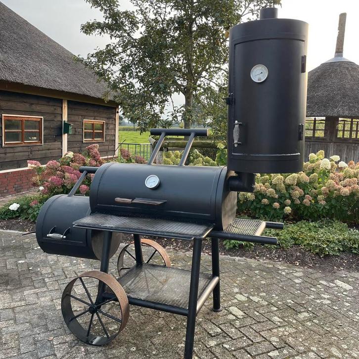 Houtgestookte smoker BBQ met zij- en rookkamer, Tuin en Terras, Houtskoolbarbecues, Gebruikt, Ophalen