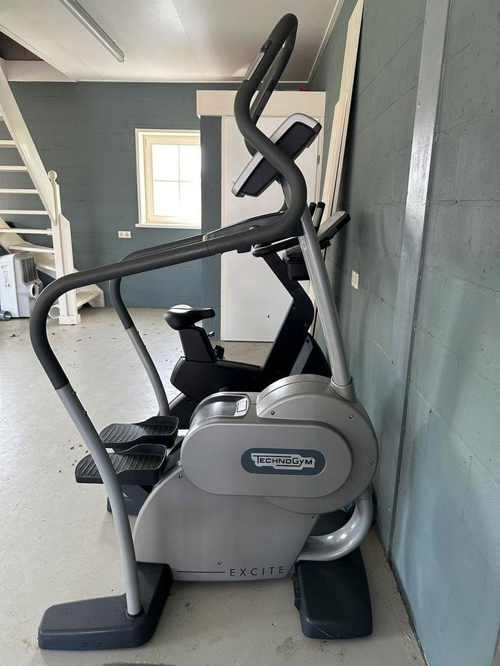 Technogym STEP, Sport en Fitness, Fitnessmaterialen, Gebruikt, Ophalen