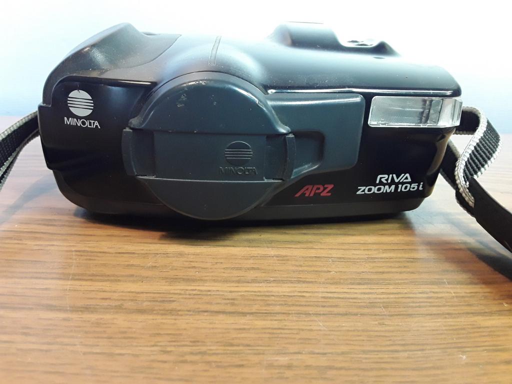 Minolta Riva zoom 105i camera, Audio, Tv en Foto, Fotocamera's Analoog, Ophalen of Verzenden, Compact, Minolta