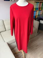 Traveldress Zenggi Rode Jurk met Zwarte Bies XXL, Verzenden, Maat 46/48 (XL) of groter, Zo goed als nieuw, Knielengte