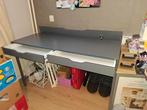Grijs ikea bureau weinig gebruikt, Huis en Inrichting, Bureaus, Ophalen, Zo goed als nieuw