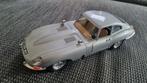 Jaguar E-Type Bburago 1:18 Zilvergrijs, Ophalen of Verzenden, Zo goed als nieuw, Auto, Overige merken