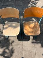 Twee kinder schoolstoelen, Huis en Inrichting, Stoelen, Ophalen, Gebruikt, Bruin, Twee