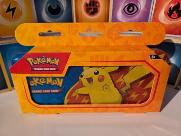 Pokémon Back to School Pennendoos met 2 Boosterpacks beschikbaar voor biedingen