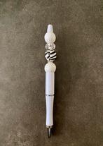 Pen wit met kralen, Ophalen of Verzenden, Nieuw, Balpen, Overige merken